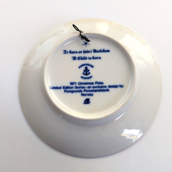 Vintage 1971 Porsgrund Norway Julen Christmas "A Child Is Born" Wall Plate - Picture 2 of 5